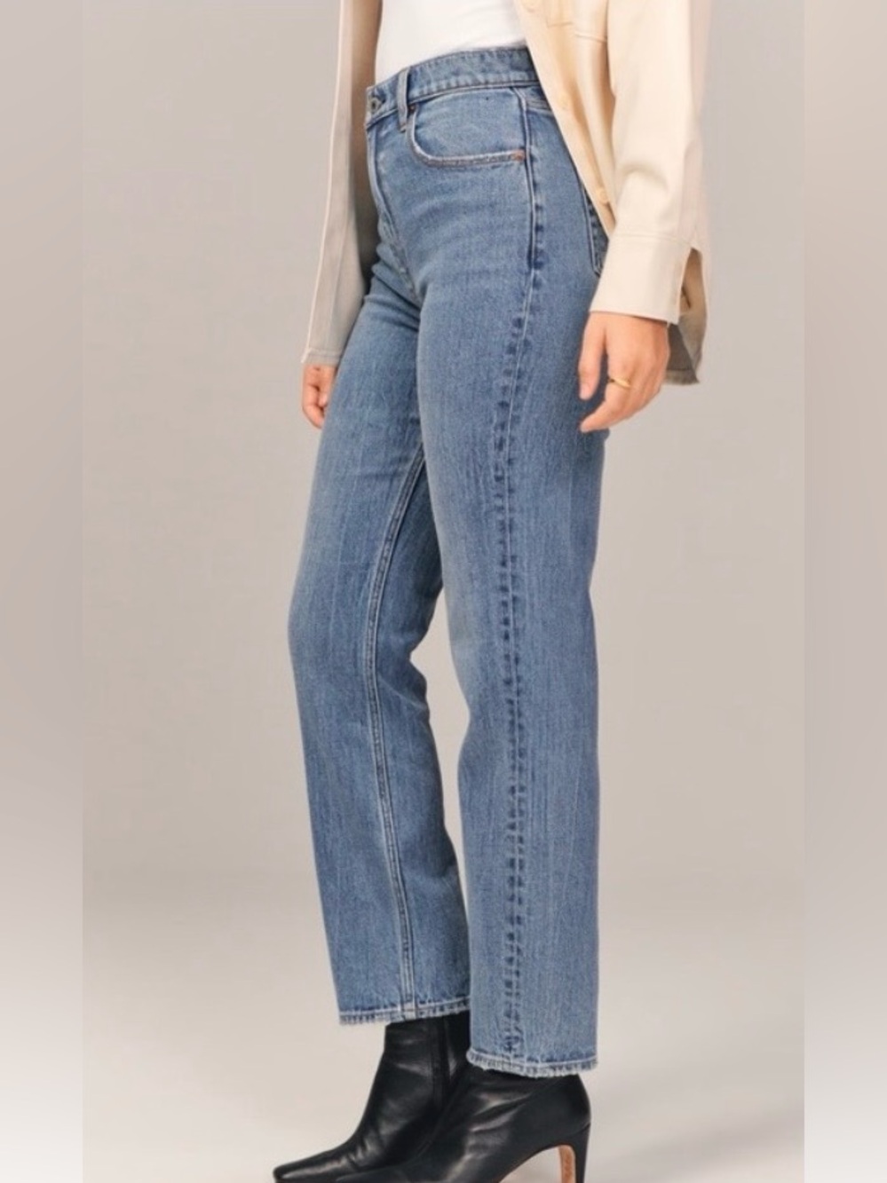Abercrombie and Fitch - Curve Love - The Ankle Straight Ultra High Rise